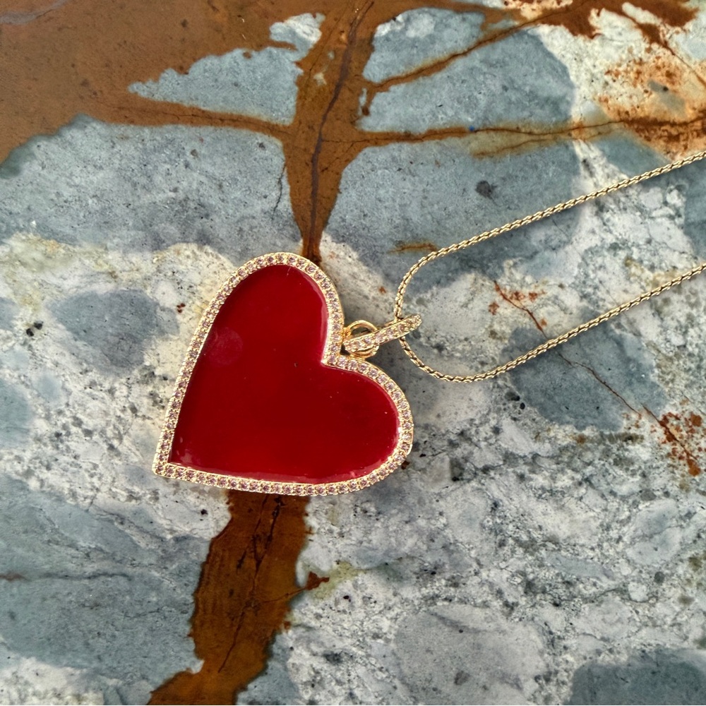 Red enamel heart necklace - Picture 7 of 9